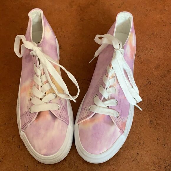 ***** 5 for $25 Rrestricted SneakersNWOT  - Picture 2 of 7